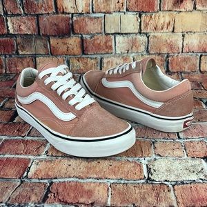 VANS CLASSIC WARD LOWTOPS,  WOMANS SIZE 6.5 GUC